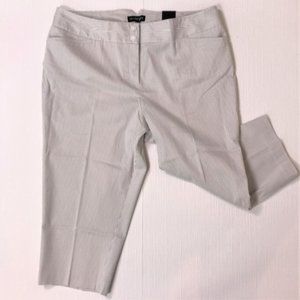 LANE BRYANT Totally Cropped Capri Pants NWT Sz 22